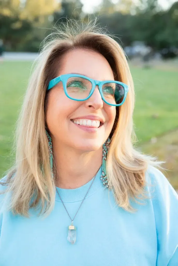 Laurel Woods — author portrait